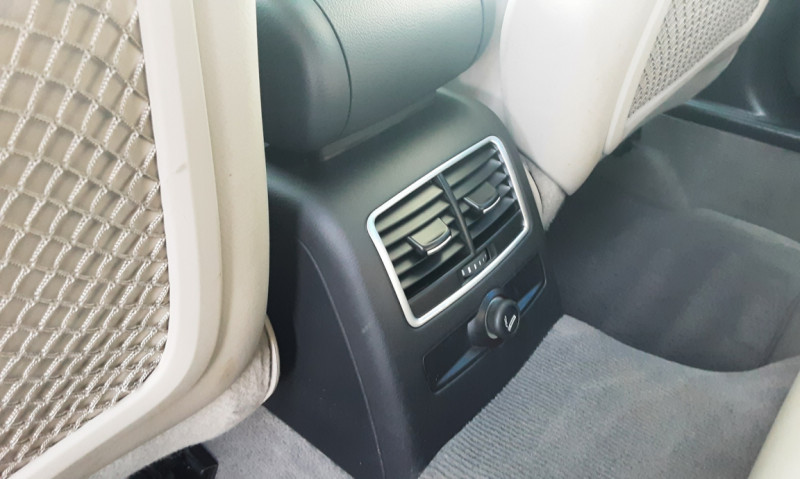 Photo 25 de l'offre de AUDI A6 ALLROAD QUATTRO 3.0 TDI 240 AVUS TIPTRONIC à 12490€ chez Centrale auto marché Périgueux