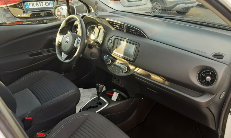 Photo 33 de l'offre de TOYOTA YARIS HYBRID Yaris Hybride 100h Dynamic à 17990€ chez Centrale auto marché Périgueux