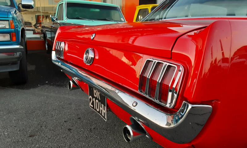 Photo 28 de l'offre de FORD MUSTANG COUPE GT 289CI V8 ROUGE à 42500€ chez Centrale auto marché Périgueux
