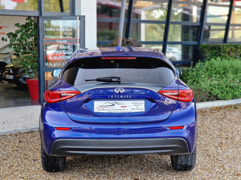 Photo 13 de l'offre de INFINITI Q30 1.5d 109 Premium à 13490€ chez Centrale auto marché Périgueux