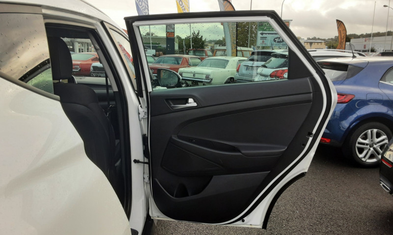 Photo 29 de l'offre de HYUNDAI TUCSON 1.6 CRDi 115 hybrid Business  à 18990€ chez Centrale auto marché Périgueux