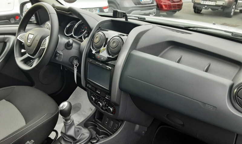 Photo 38 de l'offre de DACIA DUSTER Duster TCe 125 4x2 Black Touch à 14290€ chez Centrale auto marché Périgueux