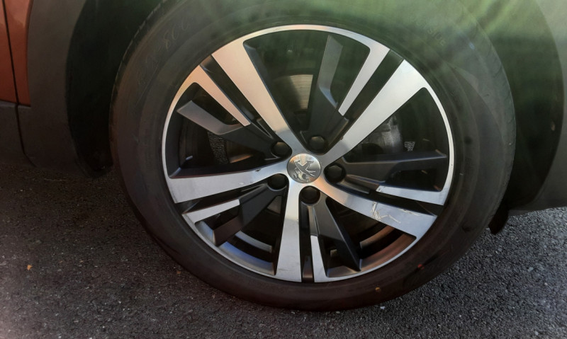 Photo 6 de l'offre de PEUGEOT 3008 1.2 Puretech 130ch SetS EAT6 GT Line à 20490€ chez Centrale auto marché Périgueux