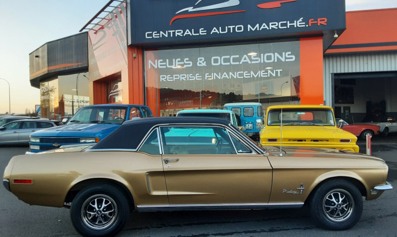 Photo 3 de l'offre de FORD MUSTANG COUPE GOLD 289CI V8 1968 à 38500€ chez Centrale auto marché Périgueux