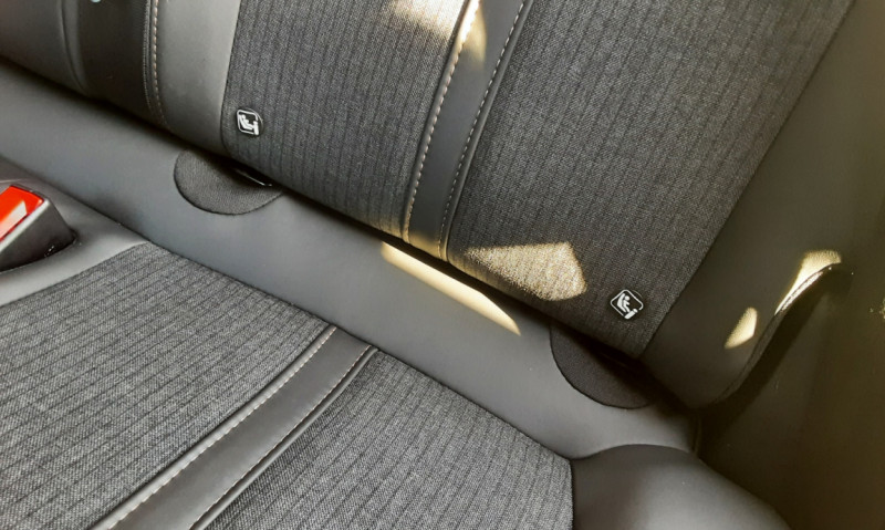 Photo 31 de l'offre de PEUGEOT 3008 1.2 Puretech 130ch SetS EAT6 GT Line à 20490€ chez Centrale auto marché Périgueux