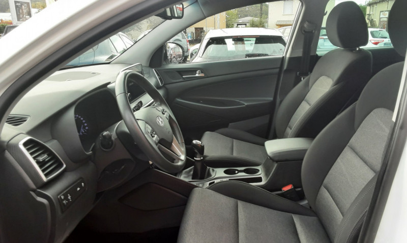 Photo 44 de l'offre de HYUNDAI TUCSON 1.6 CRDi 115 hybrid Business  à 18990€ chez Centrale auto marché Périgueux