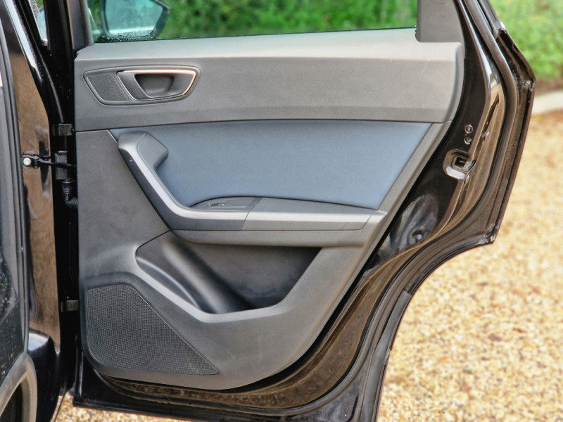 Photo 15 de l'offre de SEAT ATECA 1.6 TDI 115 ch Start/Stop DSG7 Style Business à 20990€ chez Centrale auto marché Périgueux