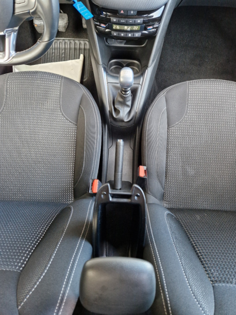 Photo 37 de l'offre de PEUGEOT 208 BlueHDi 100ch BVM6 Allure à 11990€ chez Centrale auto marché Périgueux