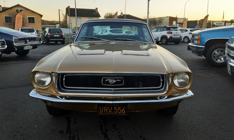 Photo 18 de l'offre de FORD MUSTANG COUPE GOLD 289CI V8 1968 à 38500€ chez Centrale auto marché Périgueux