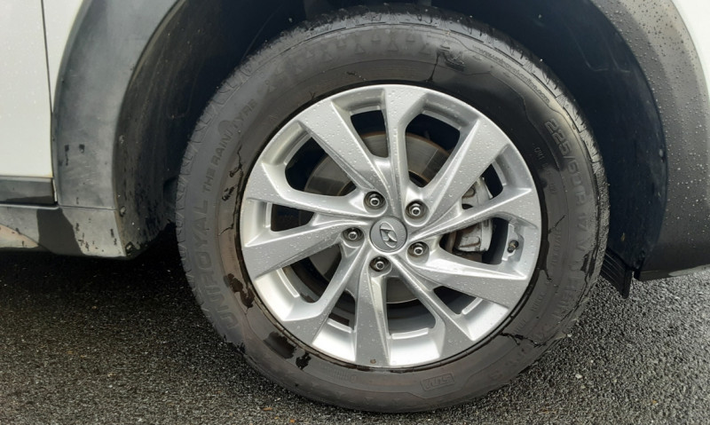 Photo 9 de l'offre de HYUNDAI TUCSON 1.6 CRDi 115 hybrid Business  à 18990€ chez Centrale auto marché Périgueux