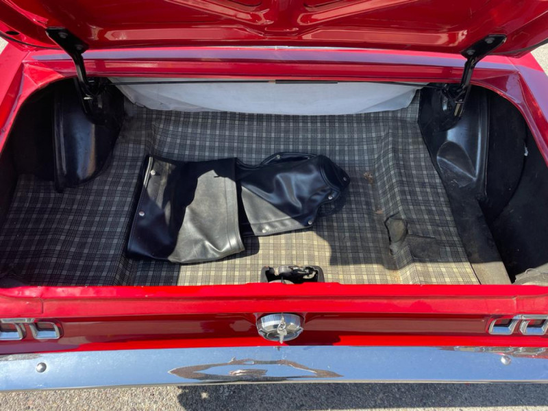 Photo 19 de l'offre de FORD MUSTANG CABRIOLET CODE A 1967 ROUGE V8 à 51900€ chez Centrale auto marché Périgueux