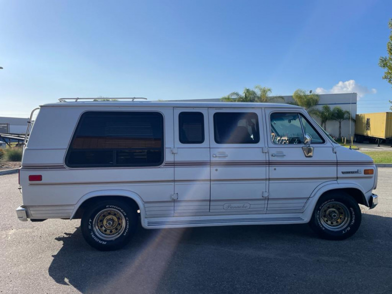 Photo 3 de l'offre de GMC VANDURA 5.7L AMENAGE à 27990€ chez Centrale auto marché Périgueux