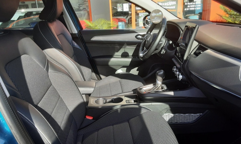 Photo 7 de l'offre de RENAULT ARKANA E-Tech 145 - 21B Intens à 26490€ chez Centrale auto marché Périgueux