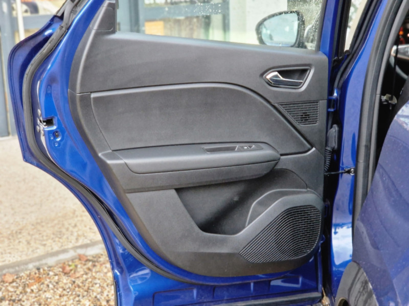 Photo 46 de l'offre de RENAULT CAPTUR TCe 90 CH Business à 18490€ chez Centrale auto marché Périgueux