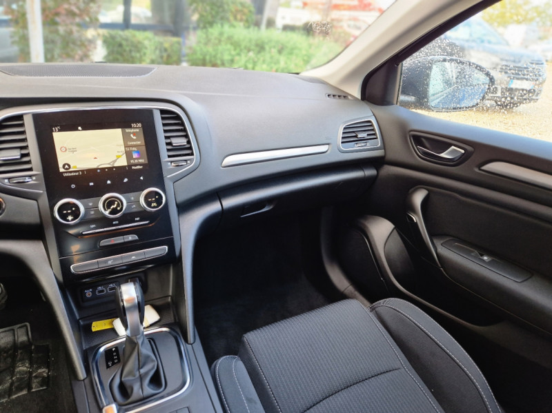 Photo 24 de l'offre de RENAULT MEGANE IV Berline Blue dCi 115 EDC Business à 20990€ chez Centrale auto marché Périgueux