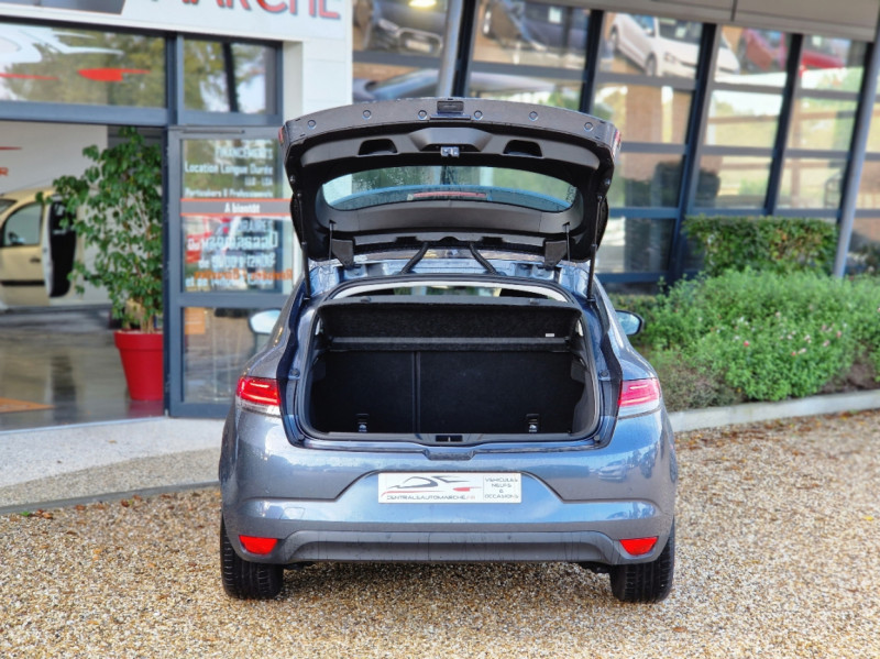 Photo 31 de l'offre de RENAULT MEGANE IV Berline Blue dCi 115 EDC Business à 20990€ chez Centrale auto marché Périgueux
