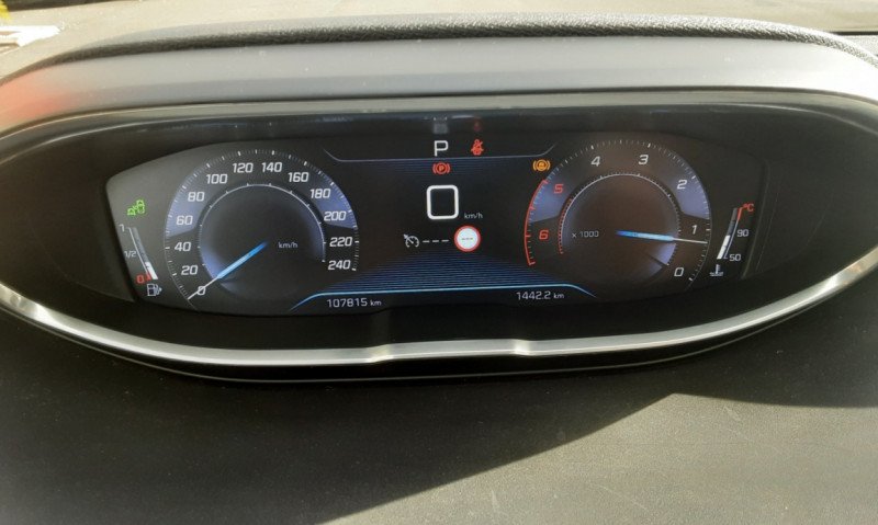 Photo 10 de l'offre de PEUGEOT 3008 1.6 BlueHDi 120ch SetS EAT6 Crossway  à 19990€ chez Centrale auto marché Périgueux