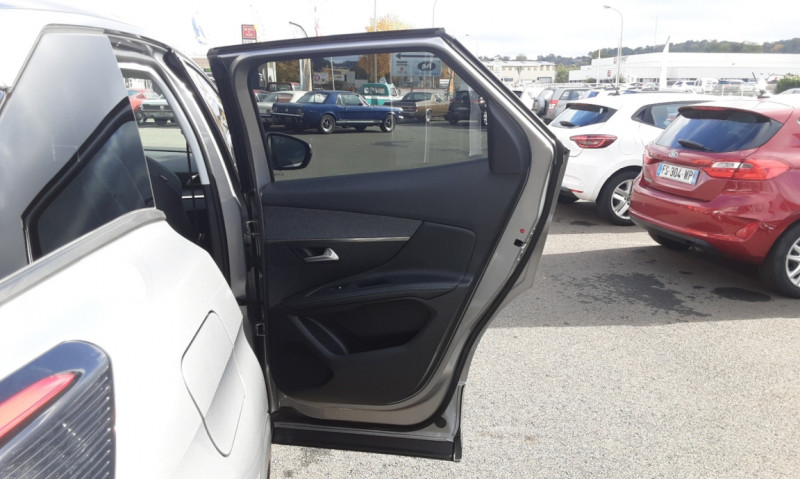 Photo 27 de l'offre de PEUGEOT 3008 1.6 BlueHDi 120ch SetS EAT6 Crossway  à 19990€ chez Centrale auto marché Périgueux