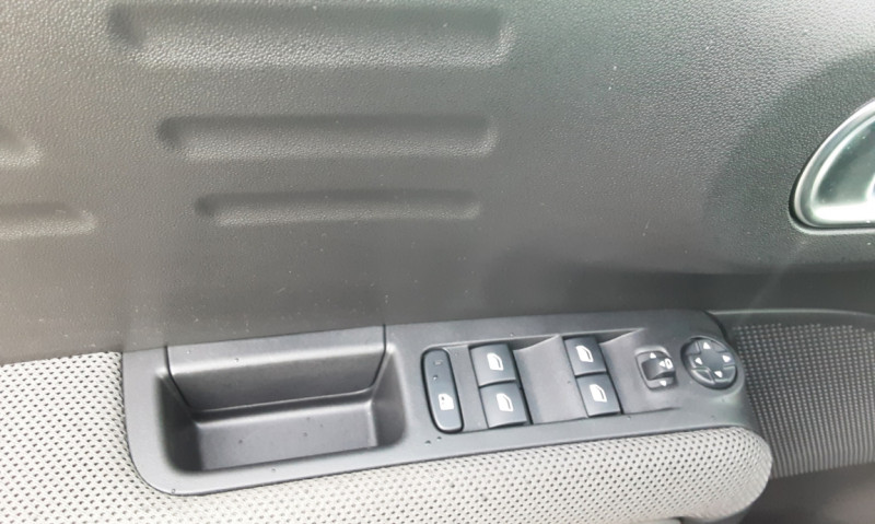 Photo 29 de l'offre de CITROEN C3 AIRCROSS PureTech 130 SHINE EAT6 à 19990€ chez Centrale auto marché Périgueux
