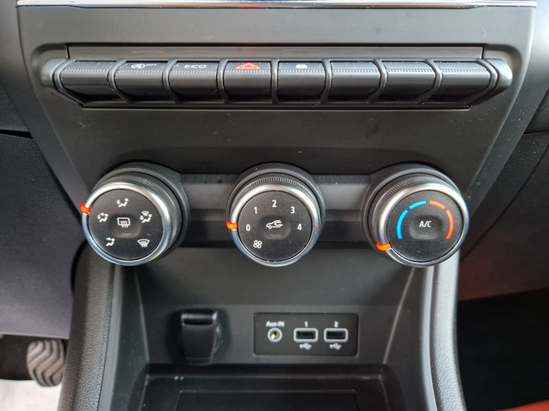 Photo 27 de l'offre de RENAULT CAPTUR TCe 90 CH Business à 18490€ chez Centrale auto marché Périgueux