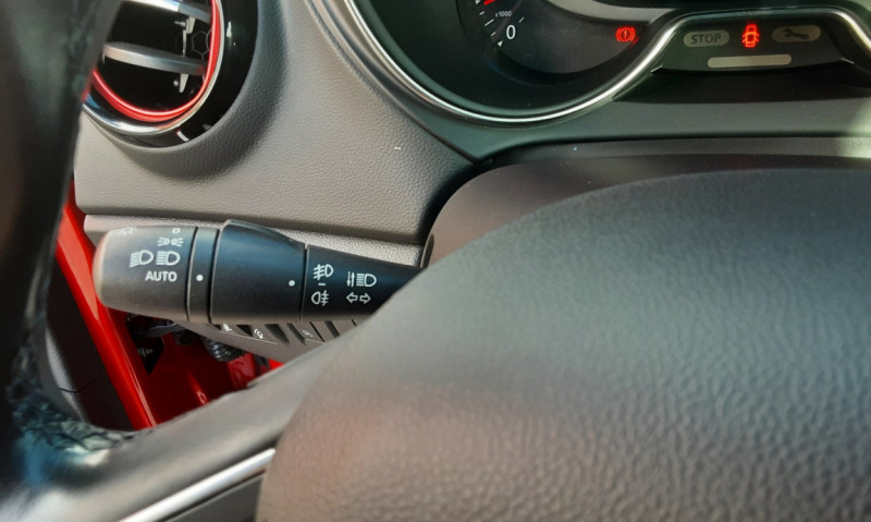 Photo 29 de l'offre de RENAULT CAPTUR dCi 90 RED EDITION à 15290€ chez Centrale auto marché Périgueux