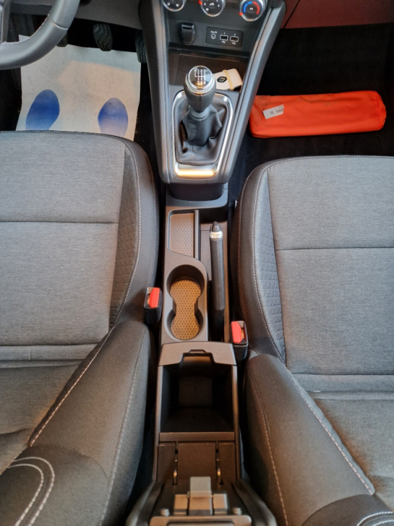 Photo 22 de l'offre de RENAULT CAPTUR TCe 90 CH Business à 18490€ chez Centrale auto marché Périgueux
