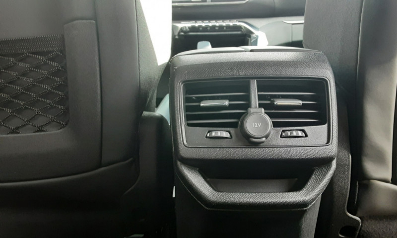 Photo 11 de l'offre de PEUGEOT 3008 1.6 BlueHDi 120ch SetS EAT6 Crossway  à 19990€ chez Centrale auto marché Périgueux