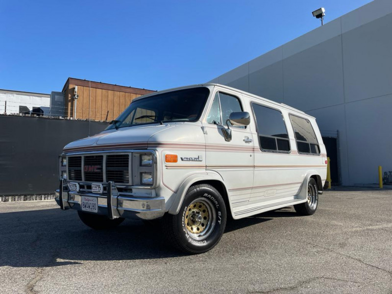 Photo 1 de l'offre de GMC VANDURA 5.7L AMENAGE à 27990€ chez Centrale auto marché Périgueux