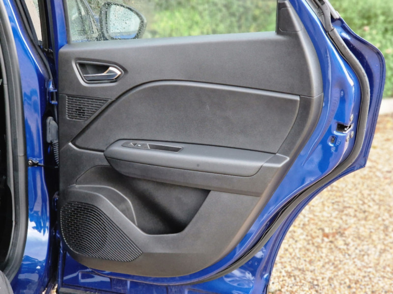 Photo 14 de l'offre de RENAULT CAPTUR TCe 90 CH Business à 18490€ chez Centrale auto marché Périgueux