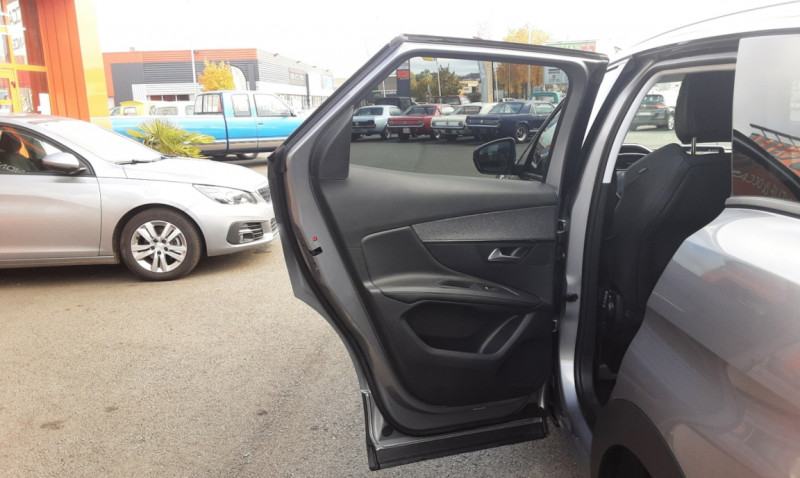 Photo 18 de l'offre de PEUGEOT 3008 1.6 BlueHDi 120ch SetS EAT6 Crossway  à 19990€ chez Centrale auto marché Périgueux
