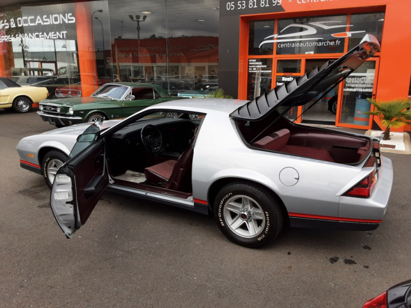 Photo 50 de l'offre de CHEVROLET CAMARO Z28  5.0L V8 à 29990€ chez Centrale auto marché Périgueux