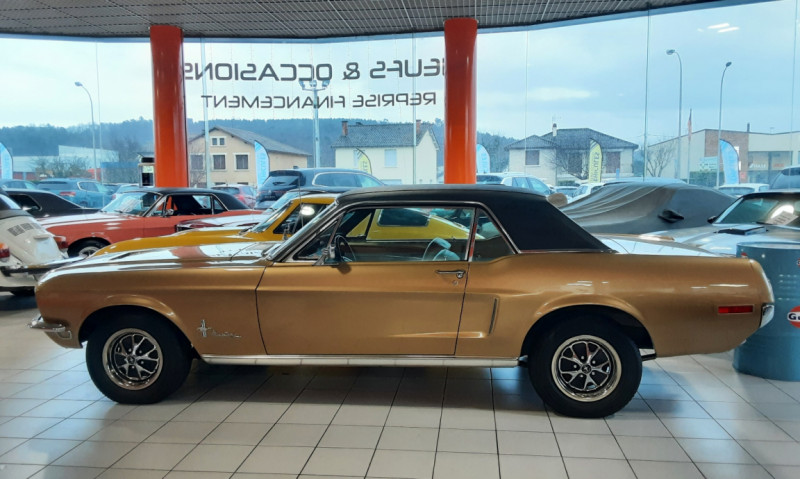 Photo 10 de l'offre de FORD MUSTANG COUPE GOLD 289CI V8 1968 à 38500€ chez Centrale auto marché Périgueux