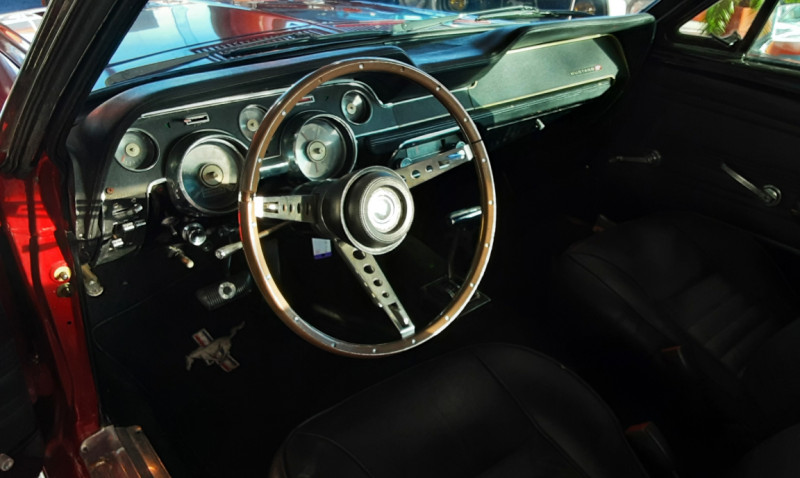 Photo 25 de l'offre de FORD MUSTANG CABRIOLET CODE A 1967 ROUGE V8 à 51900€ chez Centrale auto marché Périgueux