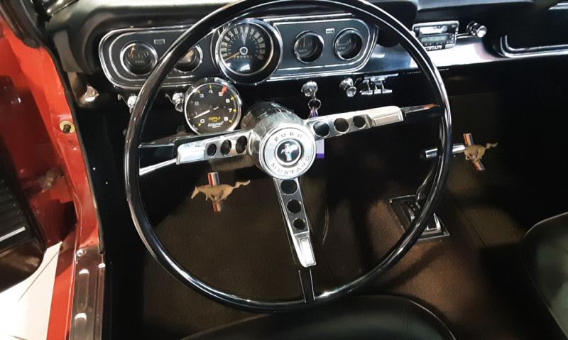 Photo 17 de l'offre de FORD MUSTANG COUPE V8 ROUGE 1966 à 37500€ chez Centrale auto marché Périgueux