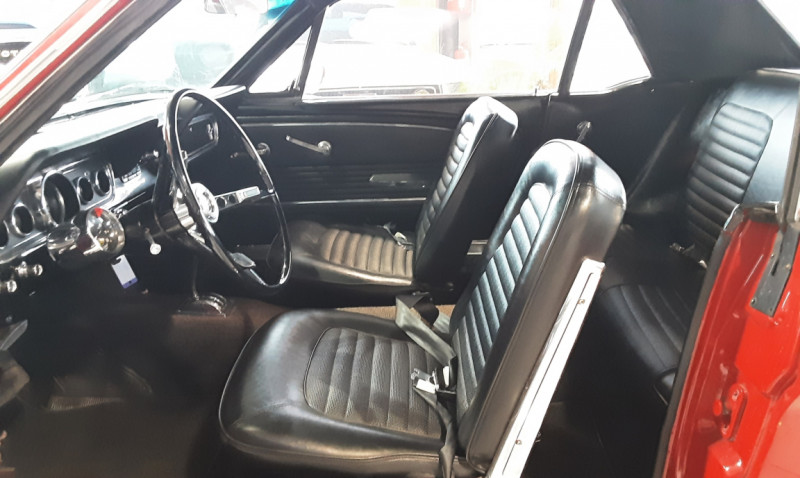 Photo 20 de l'offre de FORD MUSTANG COUPE V8 ROUGE 1966 à 37500€ chez Centrale auto marché Périgueux