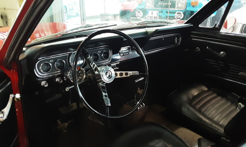 Photo 16 de l'offre de FORD MUSTANG COUPE V8 ROUGE 1966 à 37500€ chez Centrale auto marché Périgueux