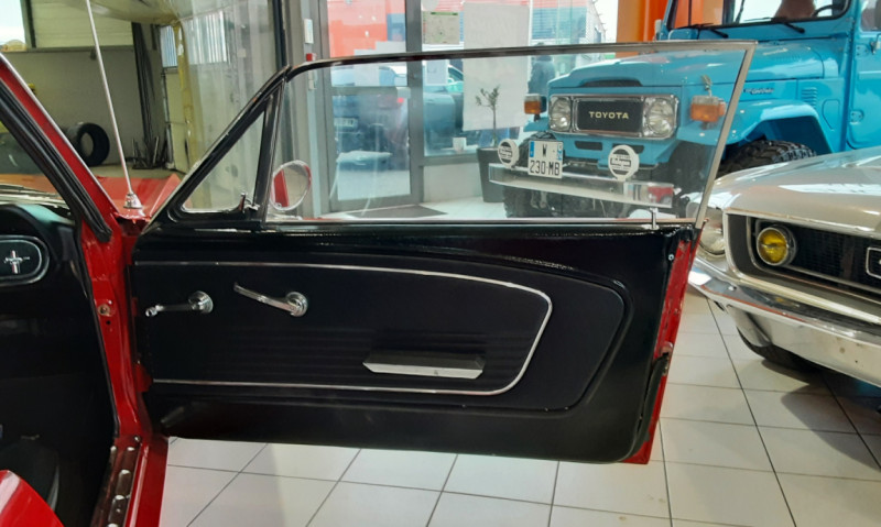 Photo 22 de l'offre de FORD MUSTANG COUPE V8 ROUGE 1966 à 37500€ chez Centrale auto marché Périgueux