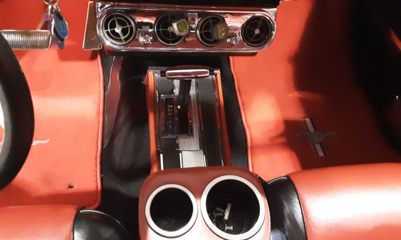 Photo 24 de l'offre de FORD MUSTANG COUPE 289 CI V8 ROUGE 1966 BOITE AUTO à 39900€ chez Centrale auto marché Périgueux