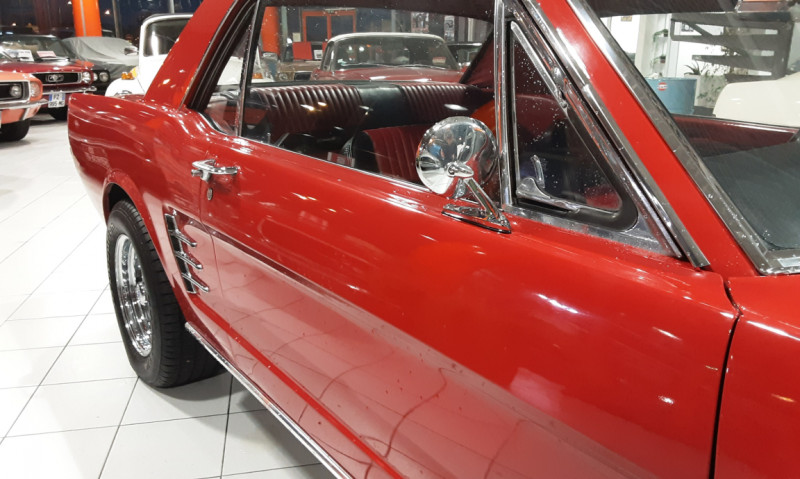 Photo 19 de l'offre de FORD MUSTANG COUPE 289 CI V8 ROUGE 1966 BOITE AUTO à 39900€ chez Centrale auto marché Périgueux