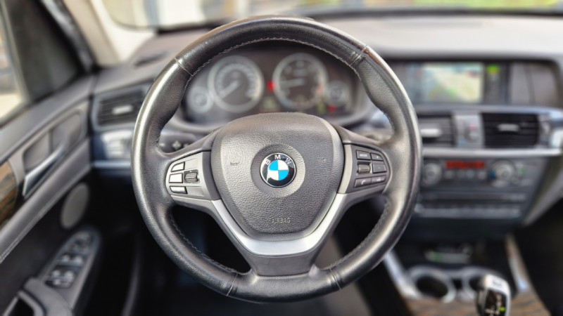 Photo 12 de l'offre de BMW X3 xDrive30d 258ch Luxe Steptronic A à 16900€ chez Centrale auto marché Périgueux