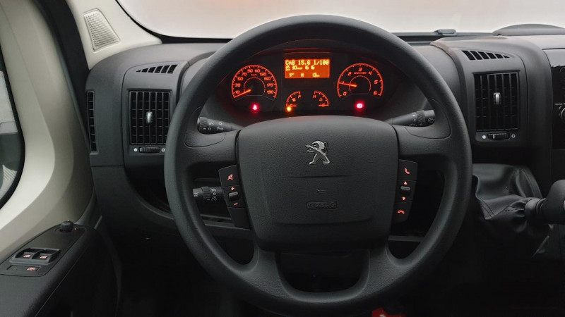 Photo 11 de l'offre de PEUGEOT BOXER FOURGON 333 L3H2 2.2 BLUEHDI 140CV BVM6 PRO + CLIM MANUELLE à 40135€ chez Actuel Auto Import