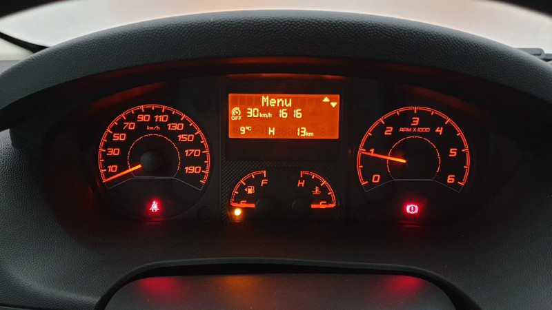 Photo 12 de l'offre de PEUGEOT BOXER FOURGON 333 L3H2 2.2 BLUEHDI 140CV BVM6 PRO + CLIM MANUELLE à 40135€ chez Actuel Auto Import