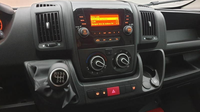 Photo 13 de l'offre de PEUGEOT BOXER FOURGON 333 L3H2 2.2 BLUEHDI 140CV BVM6 PRO + CLIM MANUELLE à 40135€ chez Actuel Auto Import