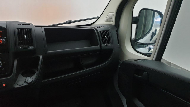 Photo 14 de l'offre de PEUGEOT BOXER FOURGON 333 L3H2 2.2 BLUEHDI 140CV BVM6 PRO + CLIM MANUELLE à 40135€ chez Actuel Auto Import