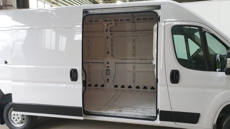 Photo 4 de l'offre de PEUGEOT BOXER FOURGON 333 L3H2 2.2 BLUEHDI 140CV BVM6 PRO + CLIM MANUELLE à 40135€ chez Actuel Auto Import