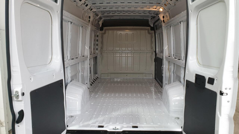 Photo 5 de l'offre de PEUGEOT BOXER FOURGON 333 L3H2 2.2 BLUEHDI 140CV BVM6 PRO + CLIM MANUELLE à 40135€ chez Actuel Auto Import