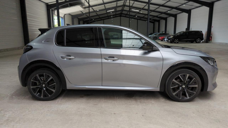 Photo 3 de l'offre de PEUGEOT 208 1.2 PURETECH 100CV EAT8 GT + TOIT PANO à 21350€ chez Actuel Auto Import