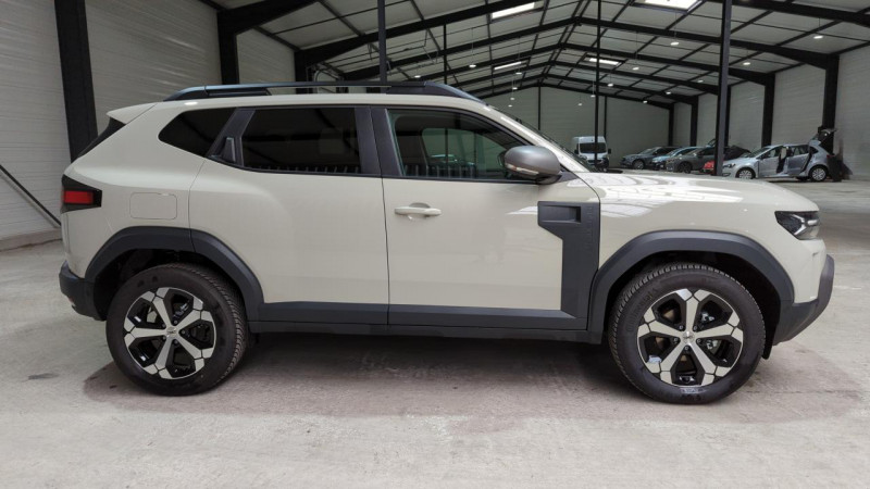 Photo 3 de l'offre de DACIA DUSTER NOUVEAU 1.2 TCE 130CV BVM6 4X4 JOURNEY + PACK CITY + ROUE DE SECOURS à 33588€ chez Actuel Auto Import