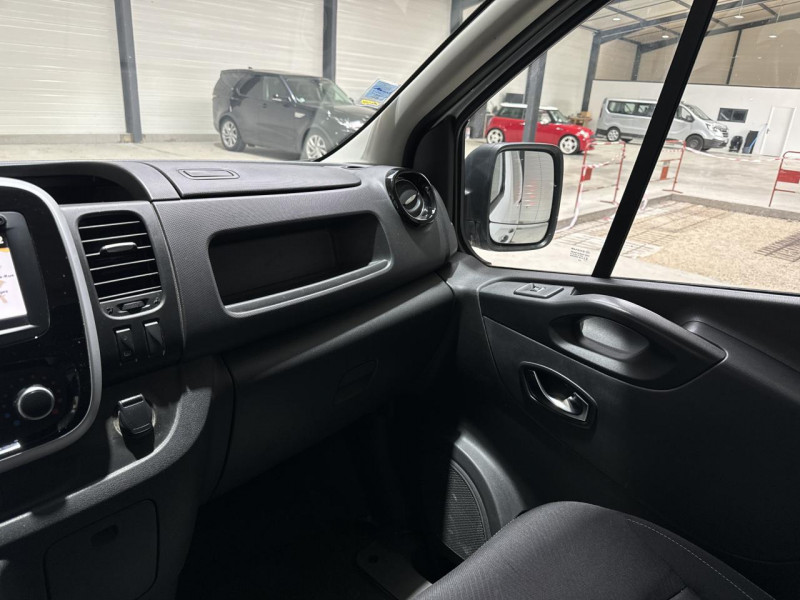 Photo 19 de l'offre de RENAULT TRAFIC CABINE APPROFONDIE TRAFIC CA L2H1 1200 KG DCI 95CV BVM6 GRAND CONFORT + RADAR AR + NAVI à 20130€ chez Actuel Auto Import