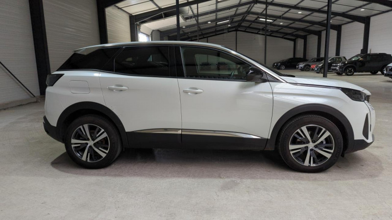 Photo 3 de l'offre de PEUGEOT 3008 1.2 HYBRID 136CV E-DCS6 ALLURE PACK à 32388€ chez Actuel Auto Import